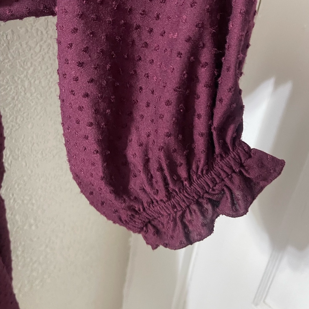 Women’s Plum Textured Peasant Blouse - Picture 4 of 8
